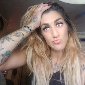 Meet your Posher, Lola